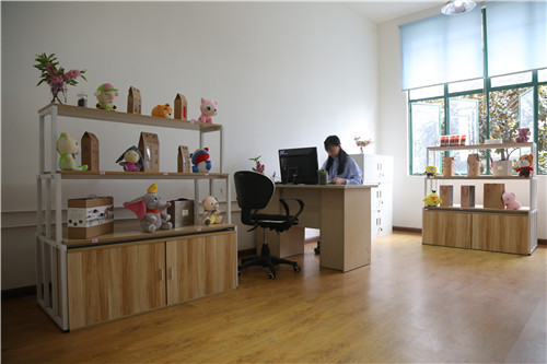 1556258648318379.jpg 电子商务专业学生创业活动.JPG