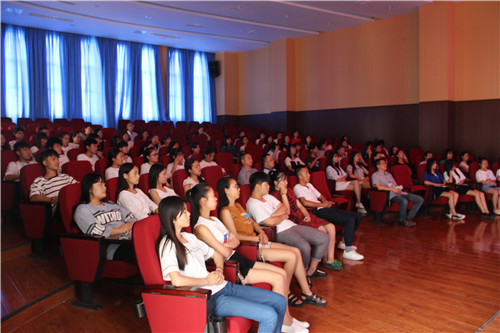 电子商务”互联网+“创新创业专家讲座成功举办