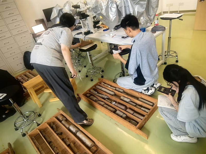 积极备赛 敢于亮剑 