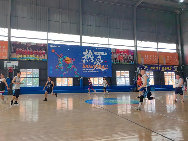 以球会友促交流 校厅同心聚合力