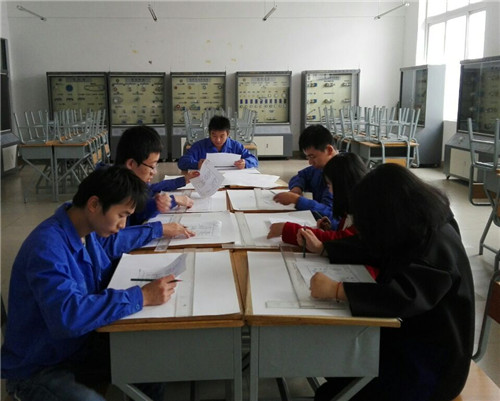 第八届知识技能节机械制图与测绘预赛顺利进行