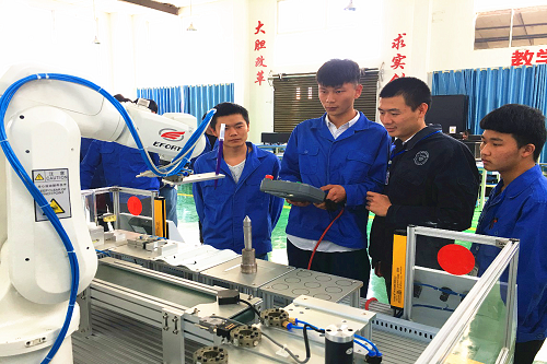 1554883995796571.png 图14一体化现场教学.png