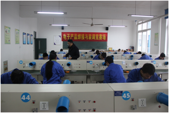 第八届知识技能节电工电子类项目决赛圆满结束