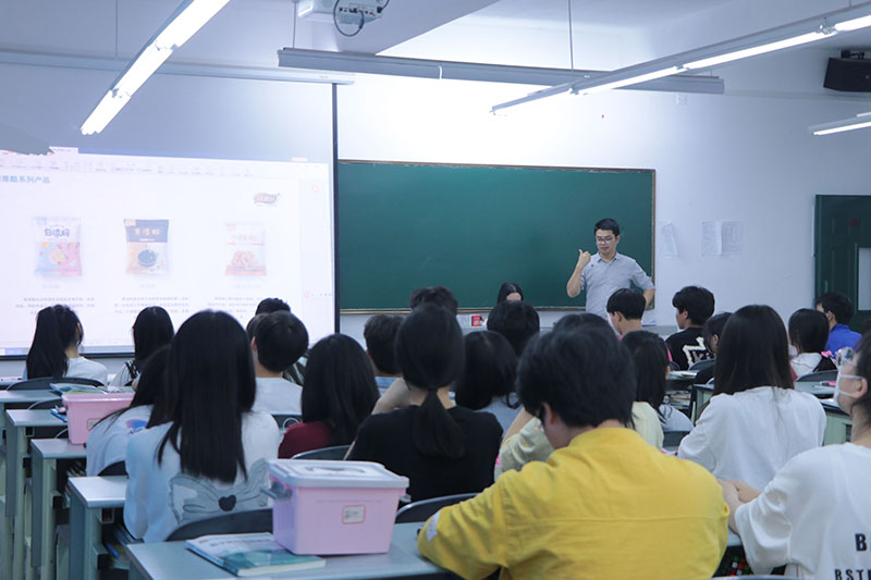 企业“课堂”进校园