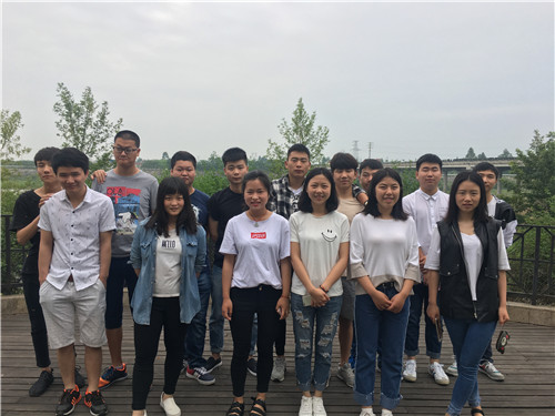 装饰专业积极开展实践教学