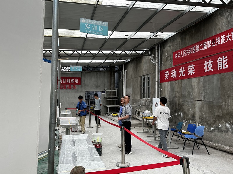 中华人民共和国第二届职业技能大赛暨第47届世届技能大赛油漆与装饰项目省级遴选赛在我院举行