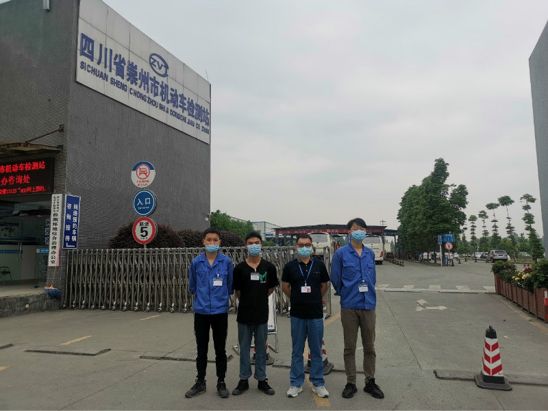 汽车工程系老师到企业关心实习学生