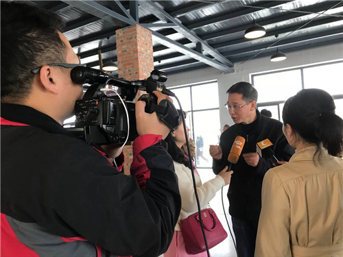 1521768670428037.jpg 58d41efdb21fa48b.jpg