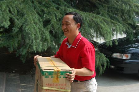 主管局领导相继来校视察受灾情况