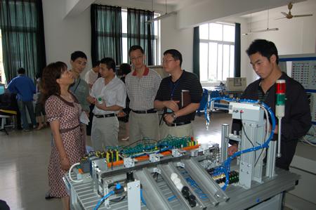 我校参加全国技能大赛训练报道