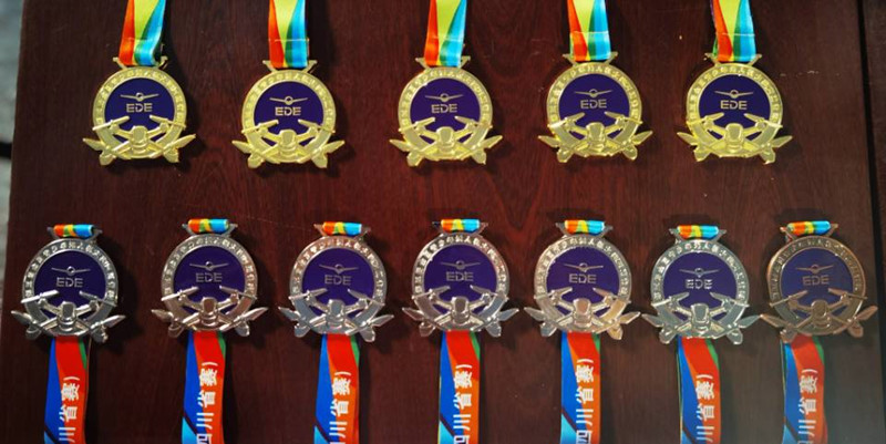 我院在全国青少年无人机大赛四川省赛中豪取12枚奖牌!