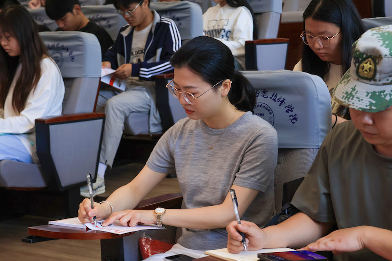 学院携手崇州市红十字会开展应急救护培训