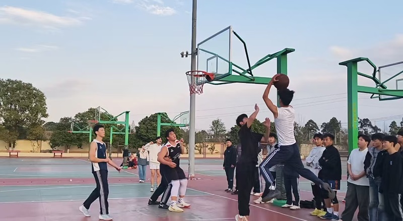 学院“公寓杯”3v3篮球比赛圆满落幕