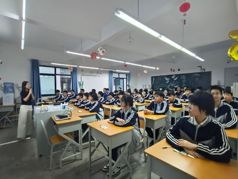 以语为桥 以暖为灯