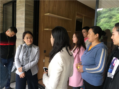 拓宽校企合作 经济管理系赴三郎镇云上自然缘酒店考察