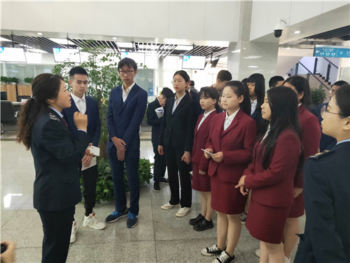 经济管理系学子赴崇州市国税局开展认知学习